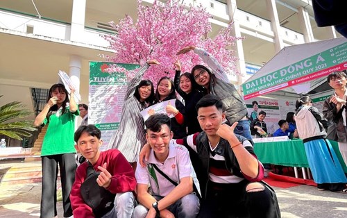 Ngày hội văn hóa dân gian tại trường THPT