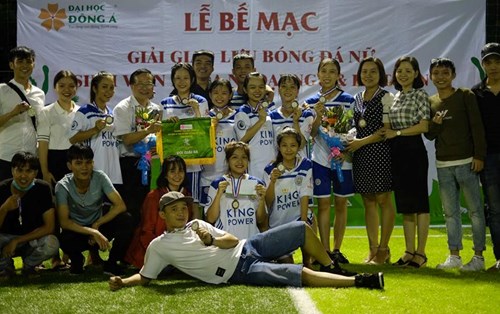 Kết thúc Giải giao lưu bóng đá nữ Khoa Ngoại Ngữ và Khoa Kế Toán