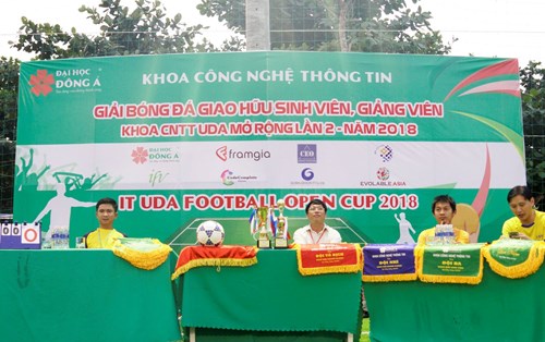 Giải bóng đá giao hữu SV, GV khoa CNTT Đại học Đông Á mở rộng lần 2 - năm 2018 