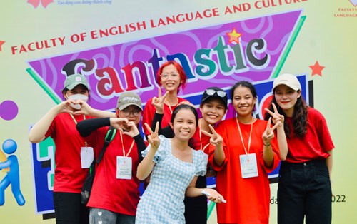 Hoạt Động Teambuilding 2022 với chủ đề FANTASTIC TEAMS của Khoa Ngôn Ngữ Và Văn Hóa Anh