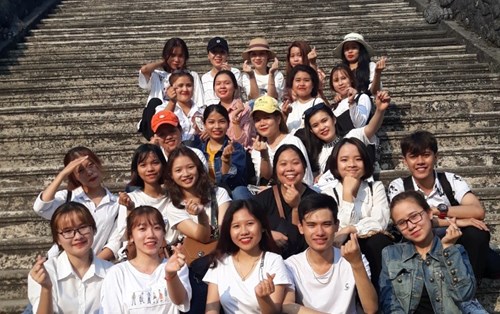 Thực hành hướng dẫn du lịch - SV ngôn ngữ Anh