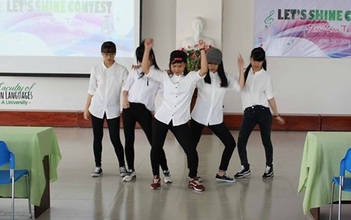 Chung kết cuộc thi " Let's shine" khoa Ngoại ngữ